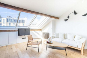 Bright apartment in 10th